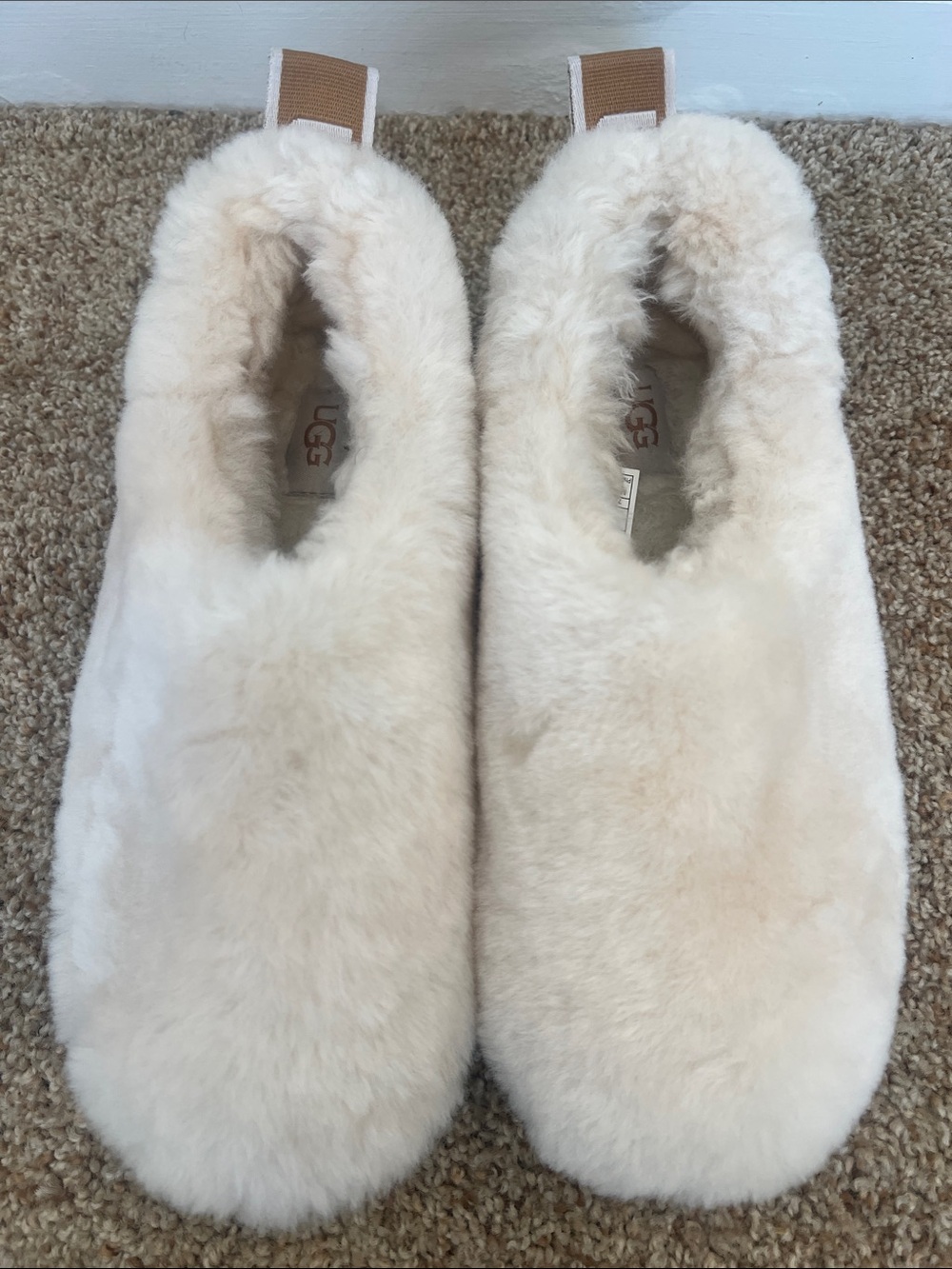 NWOB UGG Women's Plush Shearling Slippers in Cream Sz 7